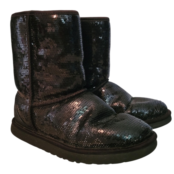 Ugg Classic Short Black Cosmos Sequins Shearling Boots Sz 9 Warm Winter Snow - Picture 1 of 15
